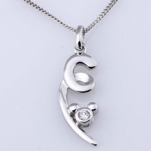 迪士尼925銀電鍍白金項(xiàng)墜 傳遞純真與浪漫的情人節(jié)禮物