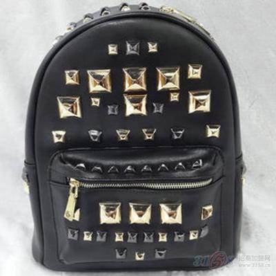 真皮雙肩包女款 牛皮韓版中小號多功能鉚釘雙肩包 流行爆款女包_四川魅力百分百皮具_(dá)產(chǎn)品展示-3158企業(yè)招商