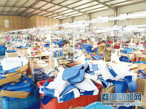 白龍橋鎮(zhèn)開展箱包來(lái)料加工 大比武